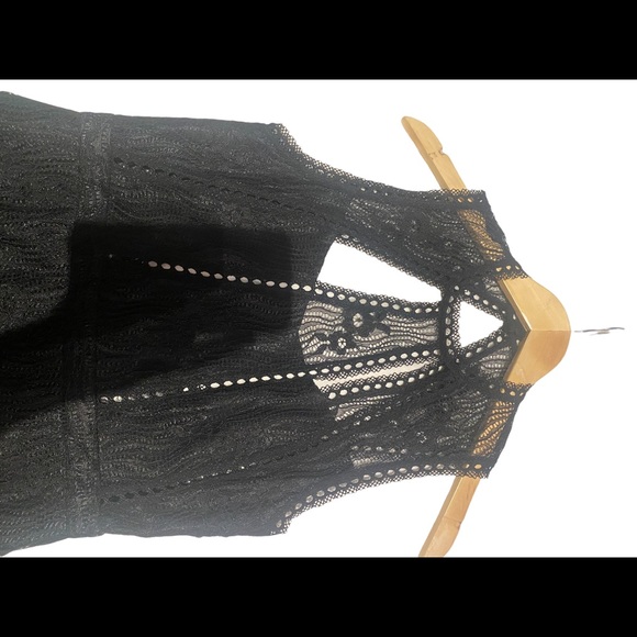 NWT Black Lace Midi Dress by Alexis, size large - Picture 4 of 6